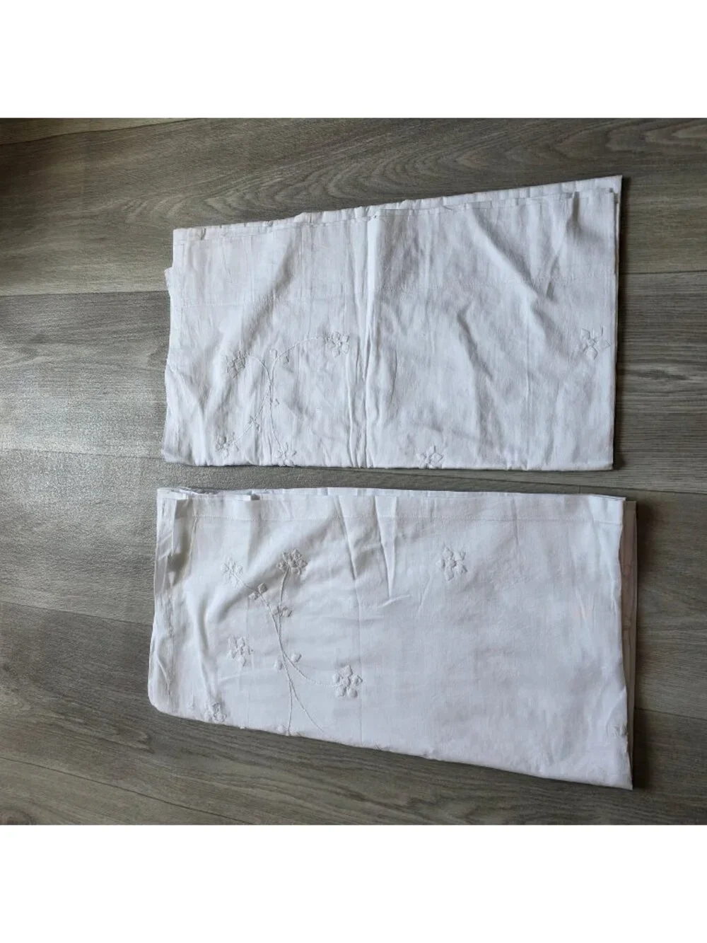 White Floral Embroidered Curtain Set - Cotton Blend - Vintage 2 panels 38x84
